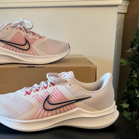 NIKE DOWNSHIFTER WOMEN SIZE 10NEW PINK AND BLACKENED BLUE RUNNING SHOES - Picture 3 of 11